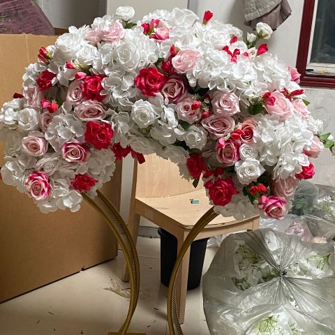 White Curved Flower Arrangement with Gold Centerpiece Stand